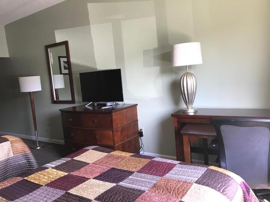 Cci Express Inn Central City エクステリア 写真