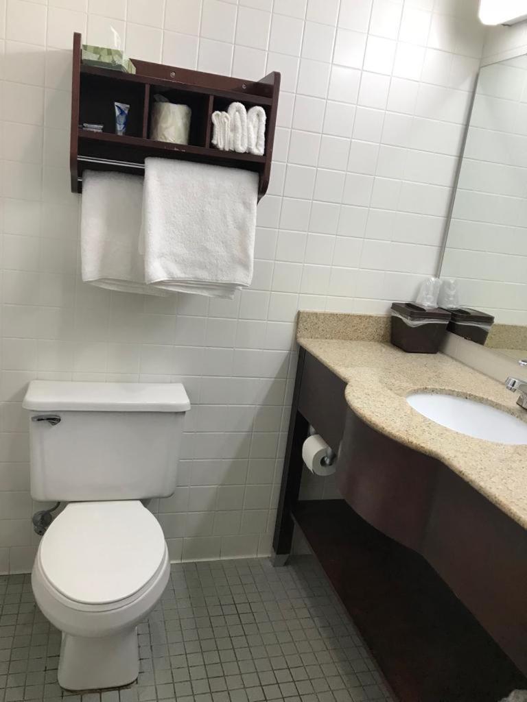 Cci Express Inn Central City エクステリア 写真